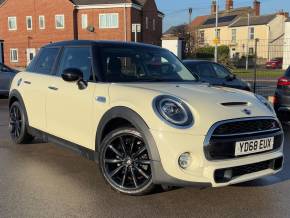 MINI HATCH 2018 (68) at Springfield Garage Knottingley